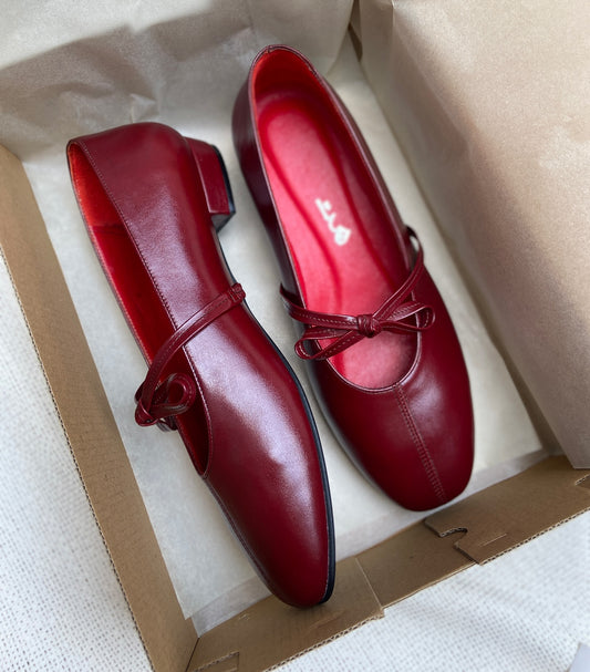 Cowhide Bow Low-heeled Shoes