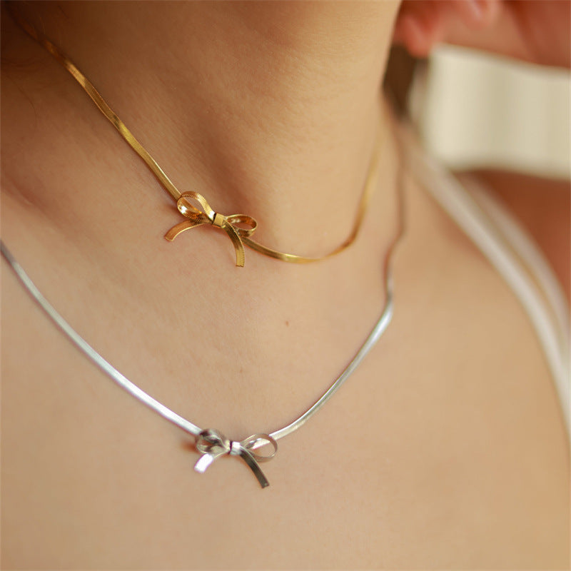 Bow Necklace