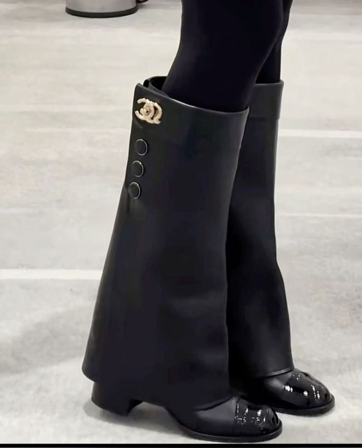 CC Button Leather Boots