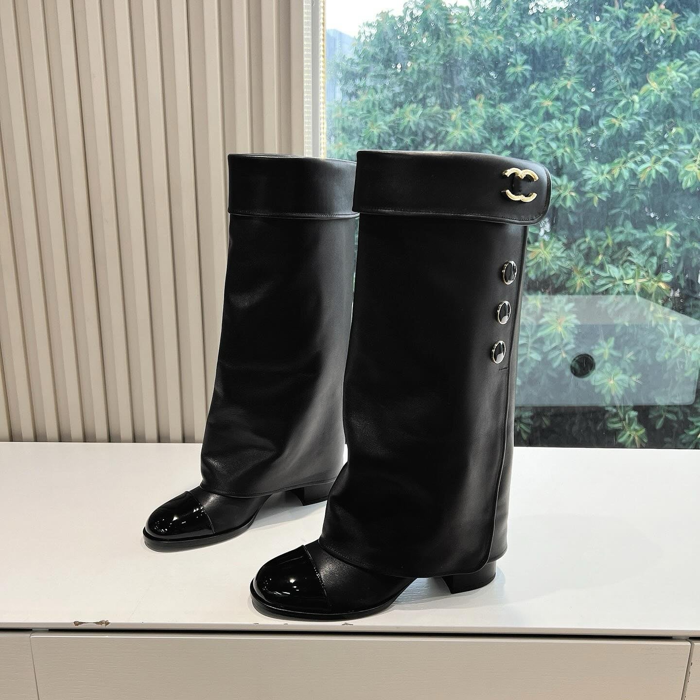 CC Button Leather Boots