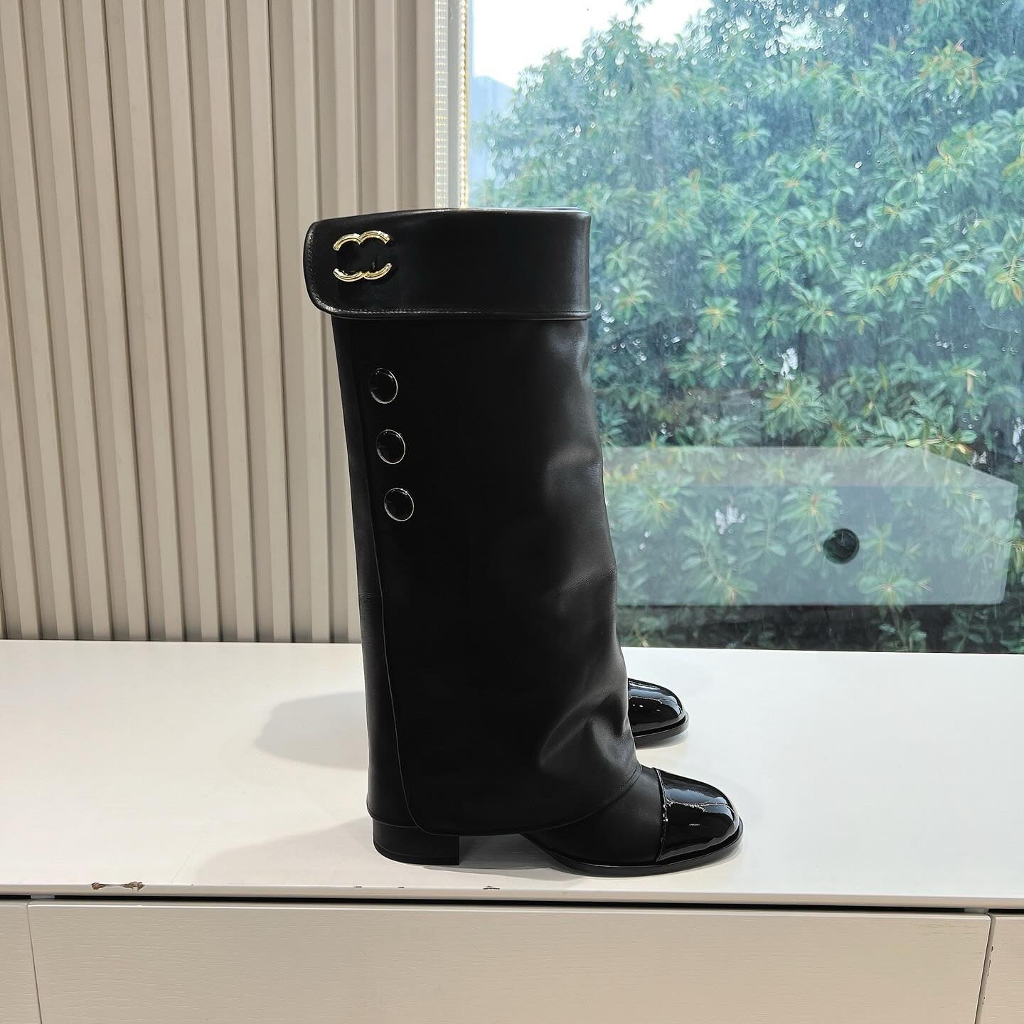 CC Button Leather Boots