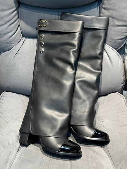 CC Button Leather Boots
