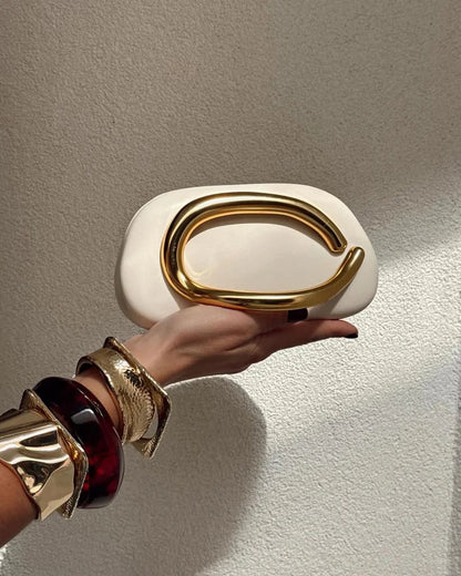 Handheld Clutch With Chain