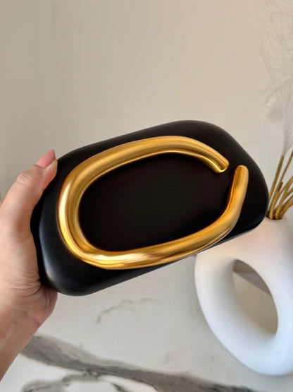 Handheld Clutch With Chain