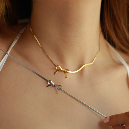 Bow Necklace
